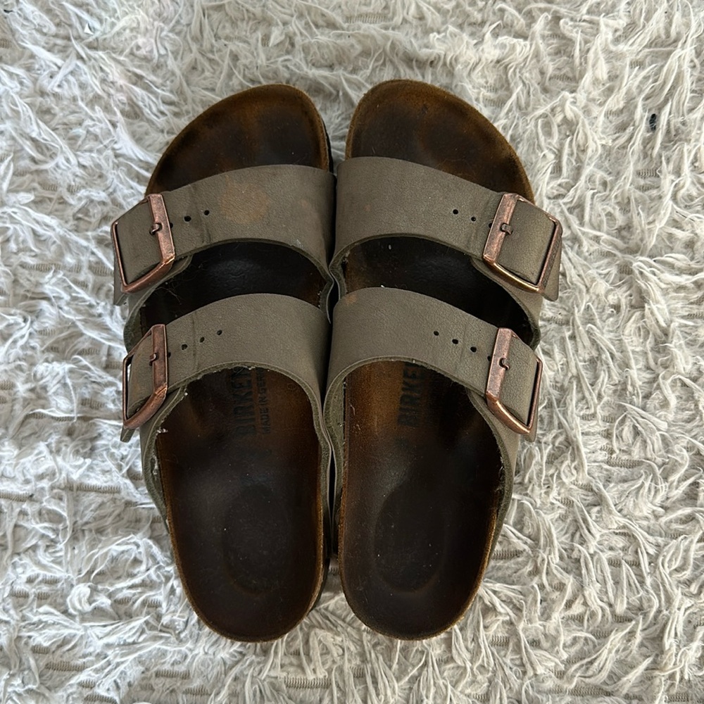 birkenstocks size 37 (green ish color)